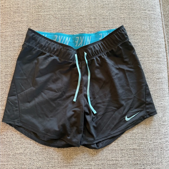 Nike Dri-Fit Grey Athletic shorts - Picture 1 of 3